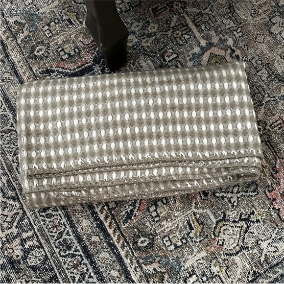 Inup Home Fine Linens Honeycomb Lightweight Throw - Picture 1 of 5